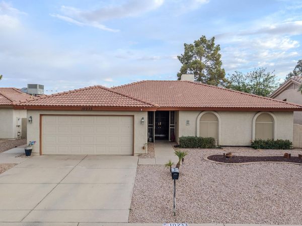 10233 E Navajo Place, Sun Lakes, AZ 85248