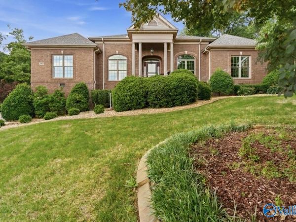 2909 Smoketree Circle NE, Huntsville, AL 35811