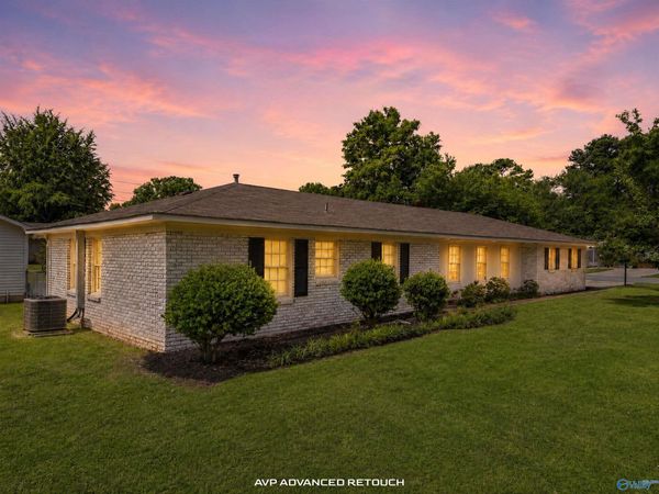 2417 Stratford Road SE, Decatur, AL 35601
