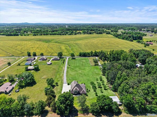 27693 Cedar Hill Drive, Ardmore, AL 35739