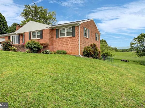 991 LAURICH DRIVE, CHAMBERSBURG, PA 17202