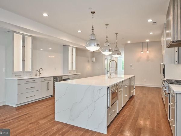 37 FERRY STREET, LAMBERTVILLE, NJ 08530