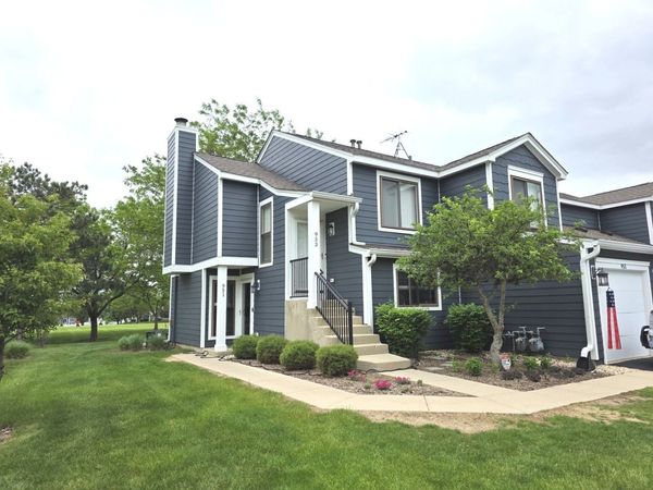 953 Brunswick Circle , Schaumburg, IL 60193