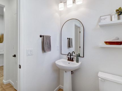 170 Wapello Cir, Sacramento, CA 95835 Photo