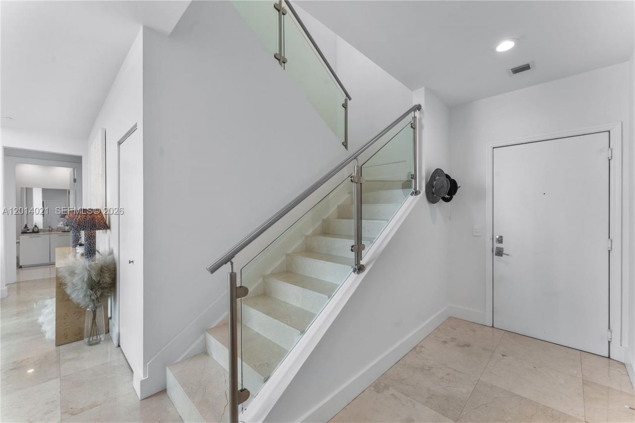 950 Brickell Bay Dr , Unit 5506, Miami, FL 33131 Photo