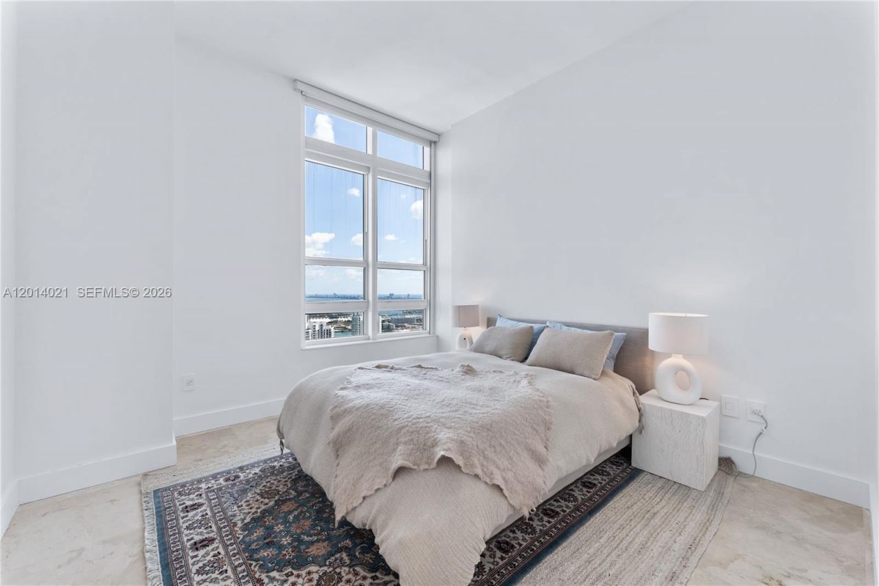 950 Brickell Bay Dr , Unit 5506, Miami, FL 33131 Photo