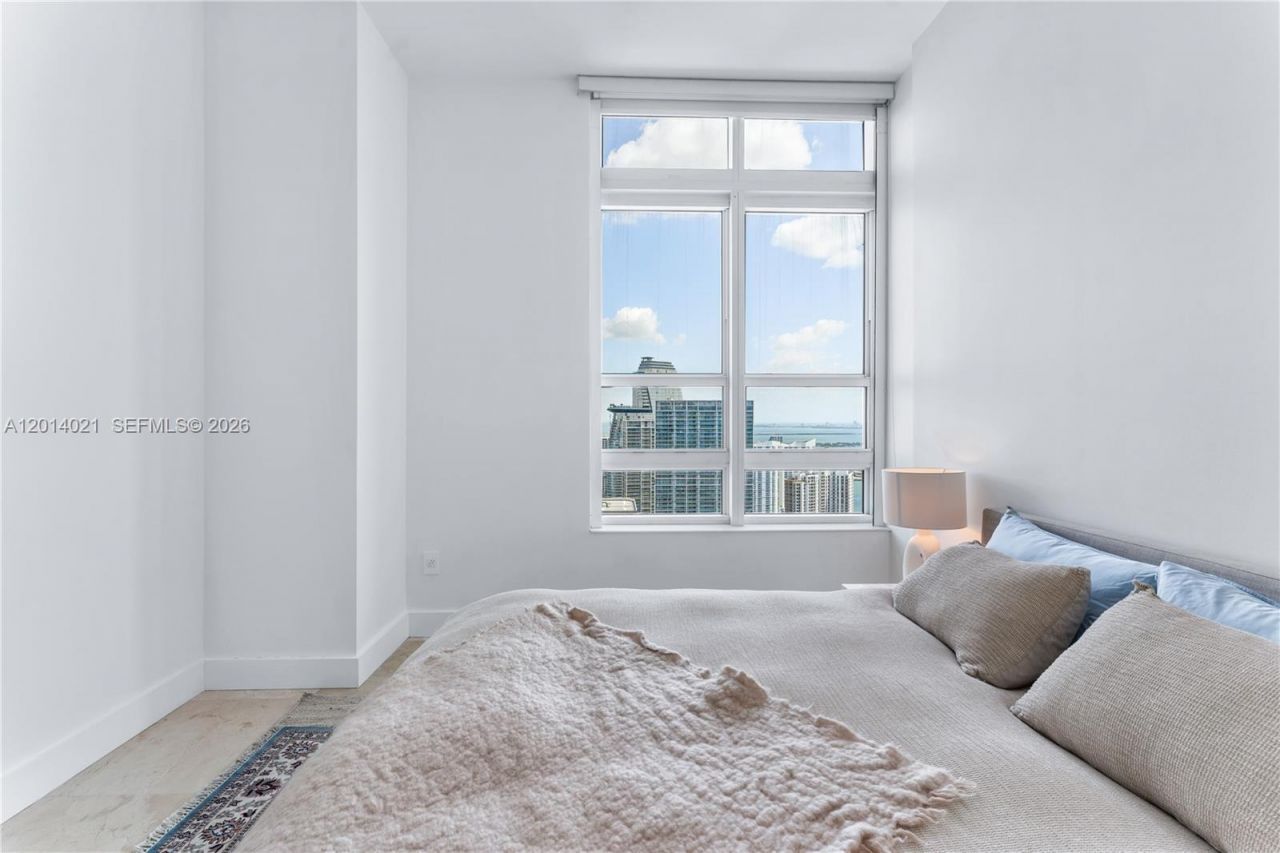 950 Brickell Bay Dr , Unit 5506, Miami, FL 33131 Photo