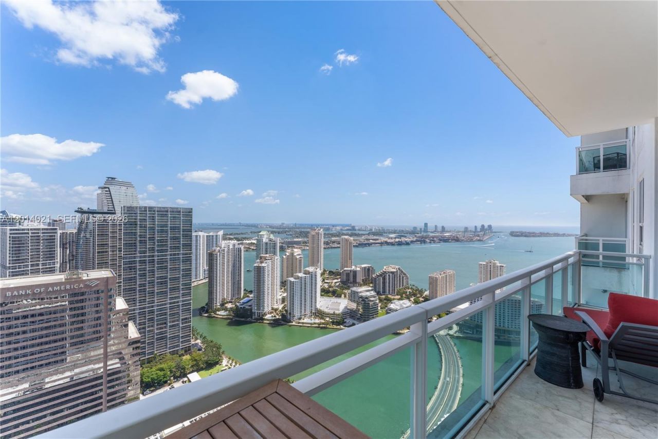 950 Brickell Bay Dr , Unit 5506, Miami, FL 33131 Photo
