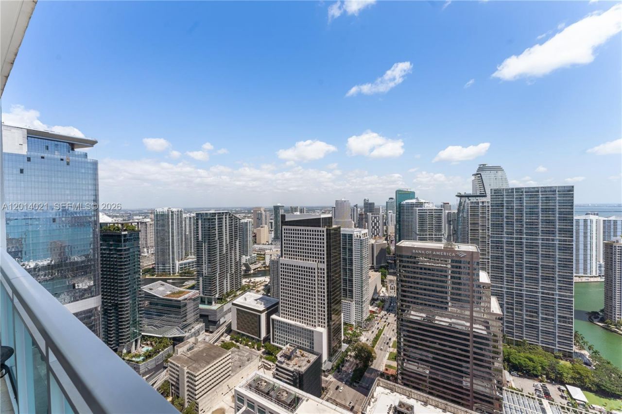 950 Brickell Bay Dr , Unit 5506, Miami, FL 33131 Photo