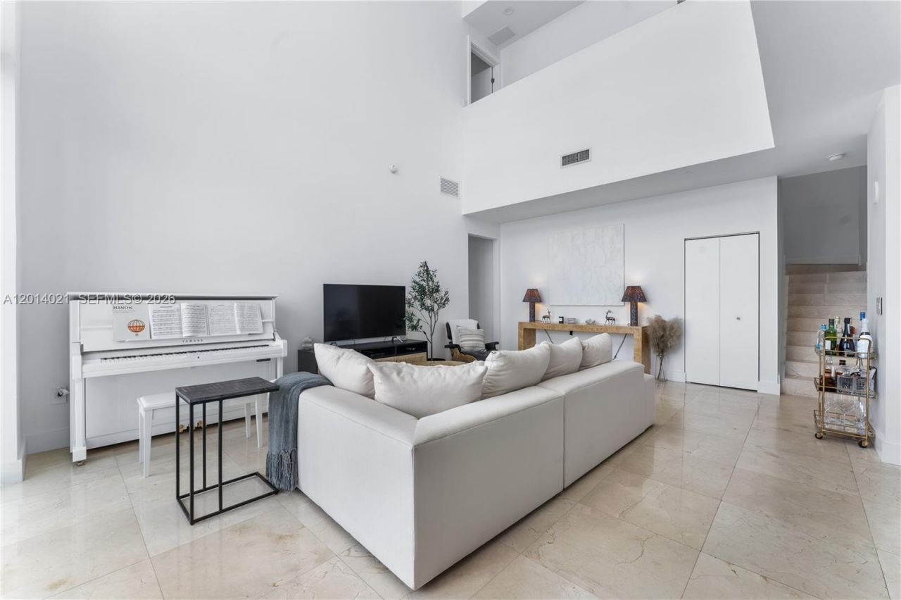 950 Brickell Bay Dr , Unit 5506, Miami, FL 33131 Photo