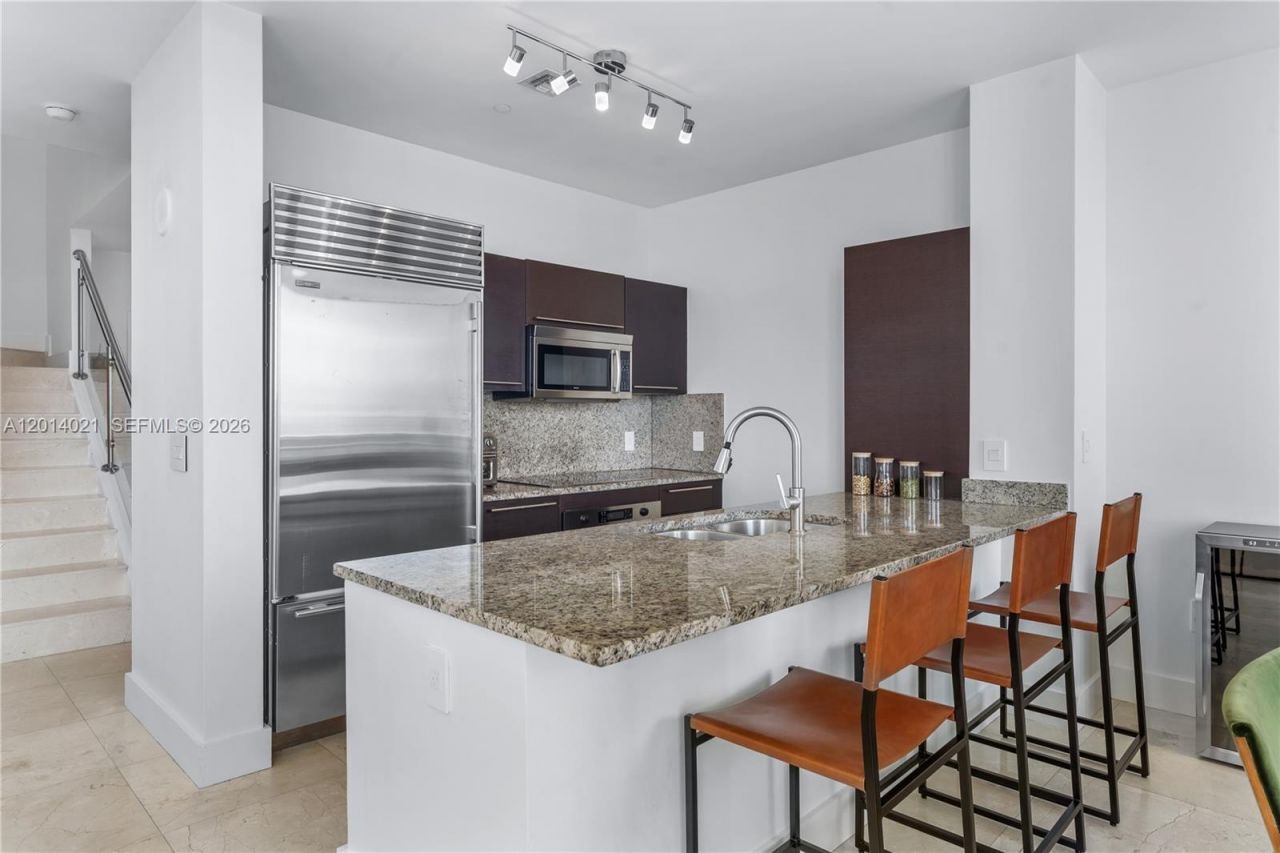 950 Brickell Bay Dr , Unit 5506, Miami, FL 33131 Photo