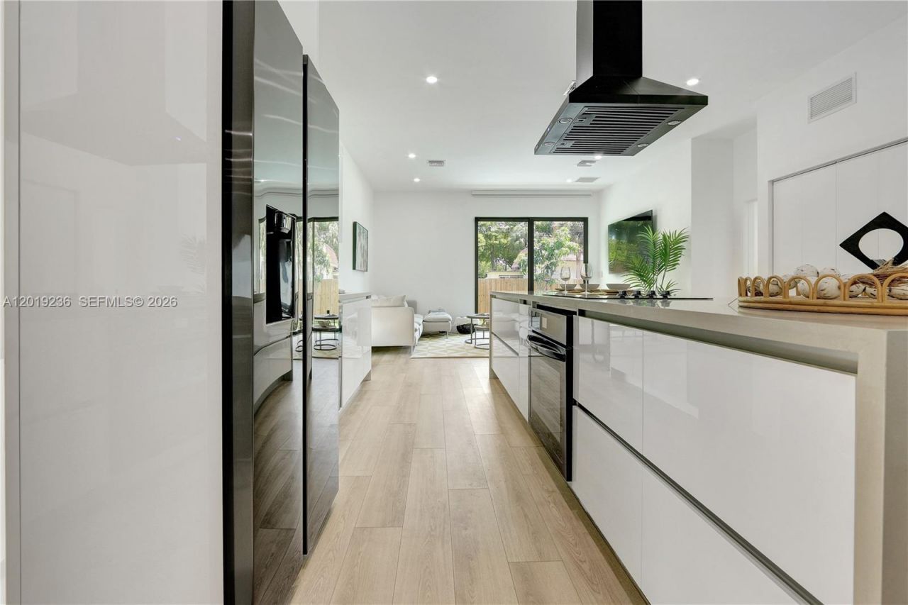2001 SW 22nd Ter , Miami, FL 33145 Photo