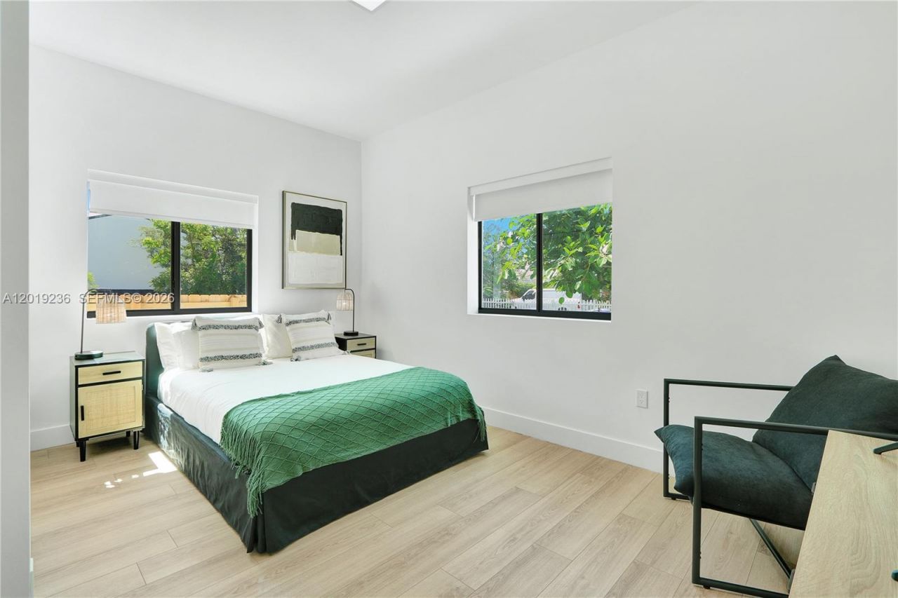 2001 SW 22nd Ter , Miami, FL 33145 Photo