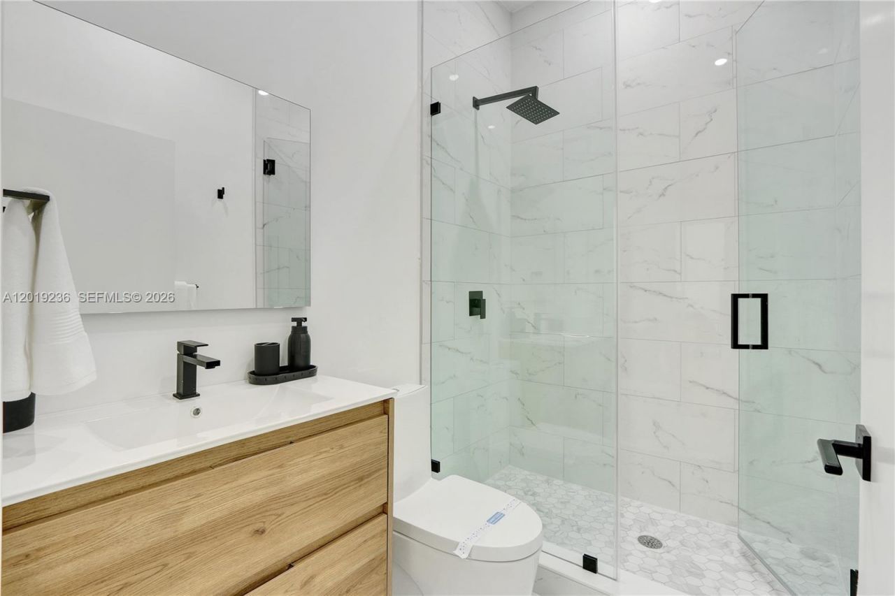 2001 SW 22nd Ter , Miami, FL 33145 Photo