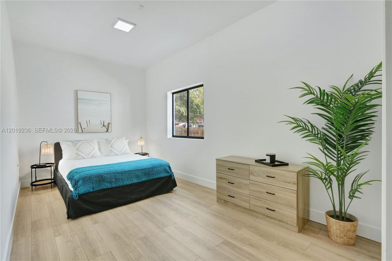 2001 SW 22nd Ter , Miami, FL 33145 Photo