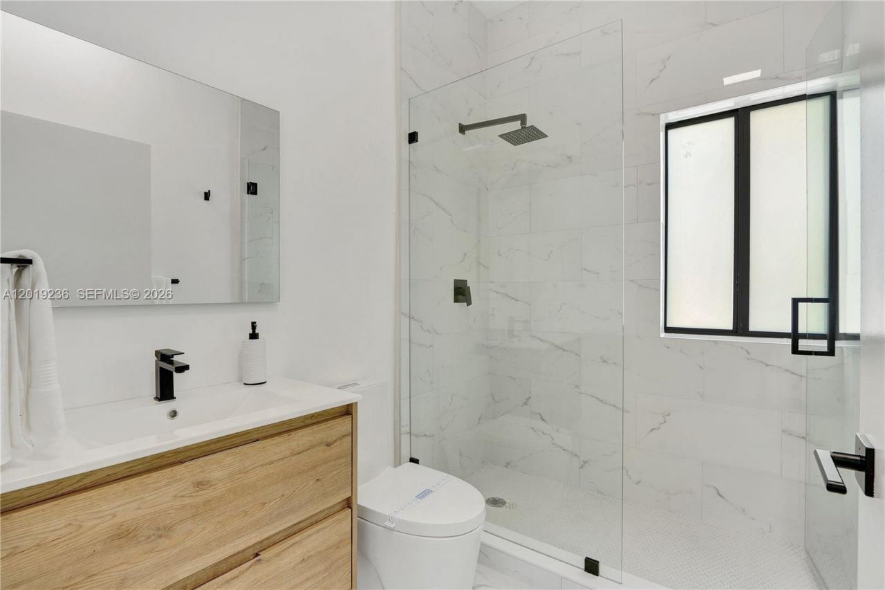 2001 SW 22nd Ter , Miami, FL 33145 Photo
