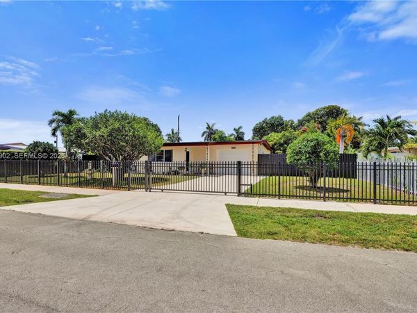 10730 SW 47th St , Miami, FL 33165