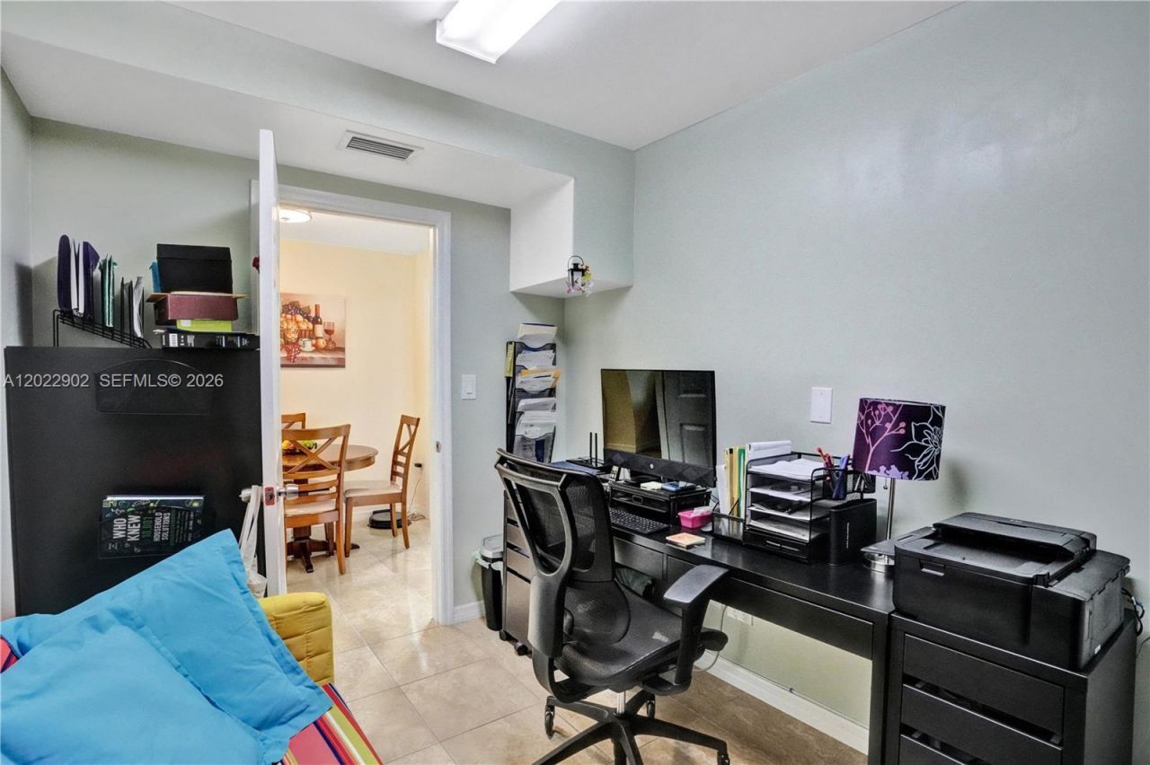 10730 SW 47th St , Miami, FL 33165 Photo