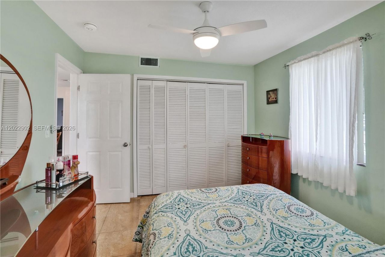 10730 SW 47th St , Miami, FL 33165 Photo