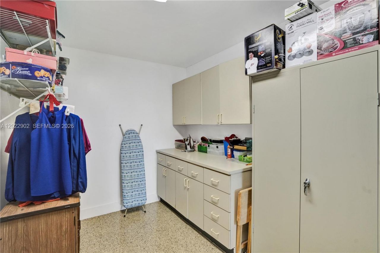 10730 SW 47th St , Miami, FL 33165 Photo