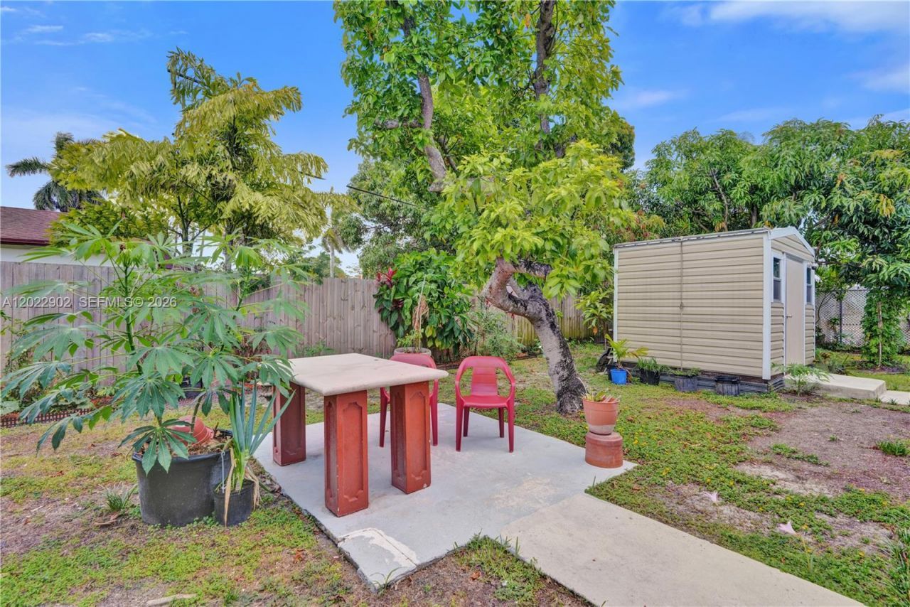 10730 SW 47th St , Miami, FL 33165 Photo