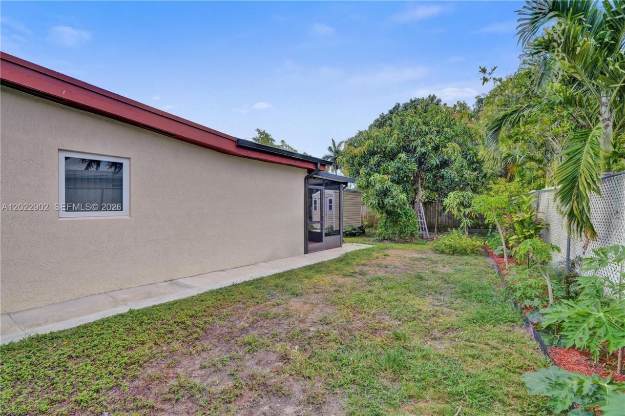 10730 SW 47th St , Miami, FL 33165 Photo
