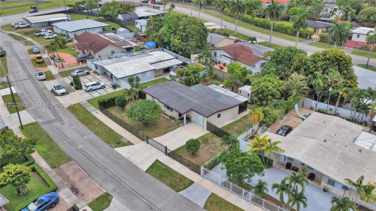 10730 SW 47th St , Miami, FL 33165 Photo
