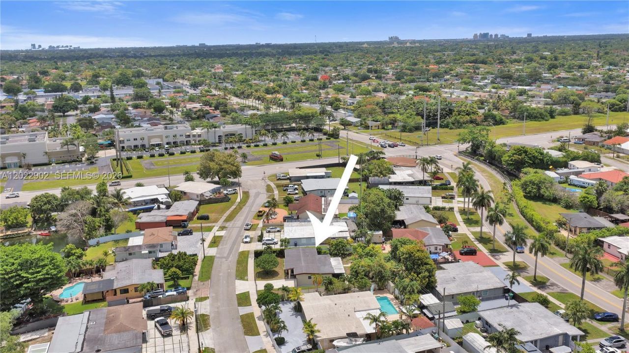10730 SW 47th St , Miami, FL 33165 Photo