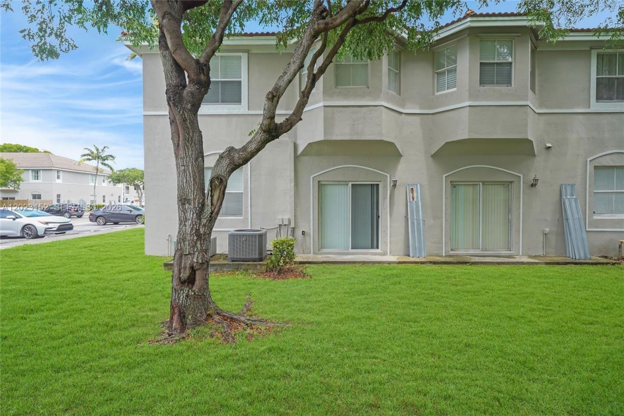 2524 SE 16th Rd , Unit 100, Homestead, FL 33035 Photo