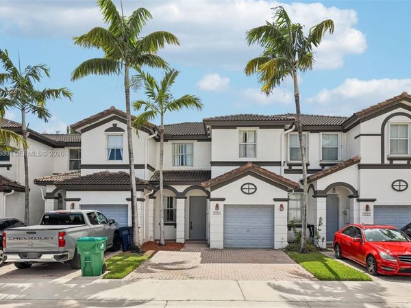 7616 NW 114th Path, Unit 7616, Doral, FL 33178