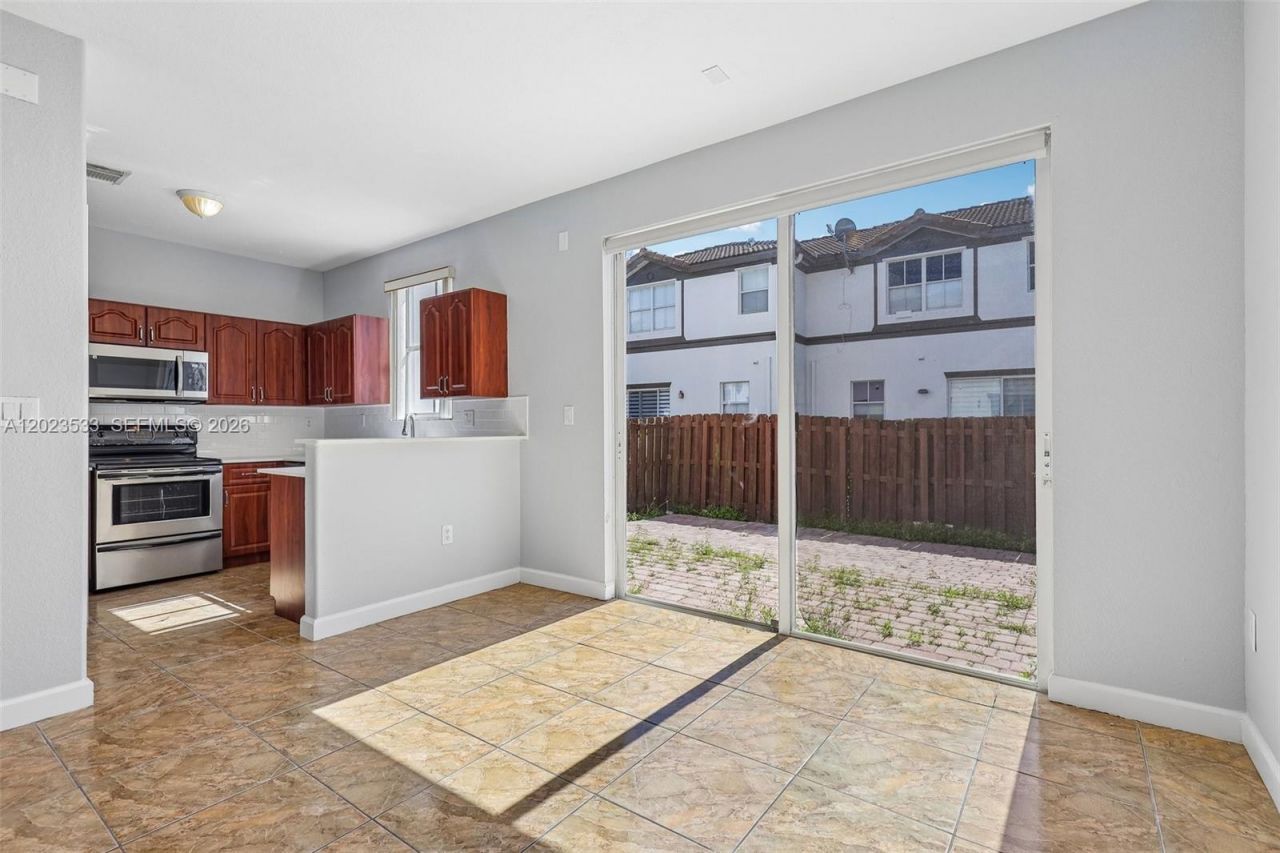 7616 NW 114th Path, Unit 7616, Doral, FL 33178 Photo