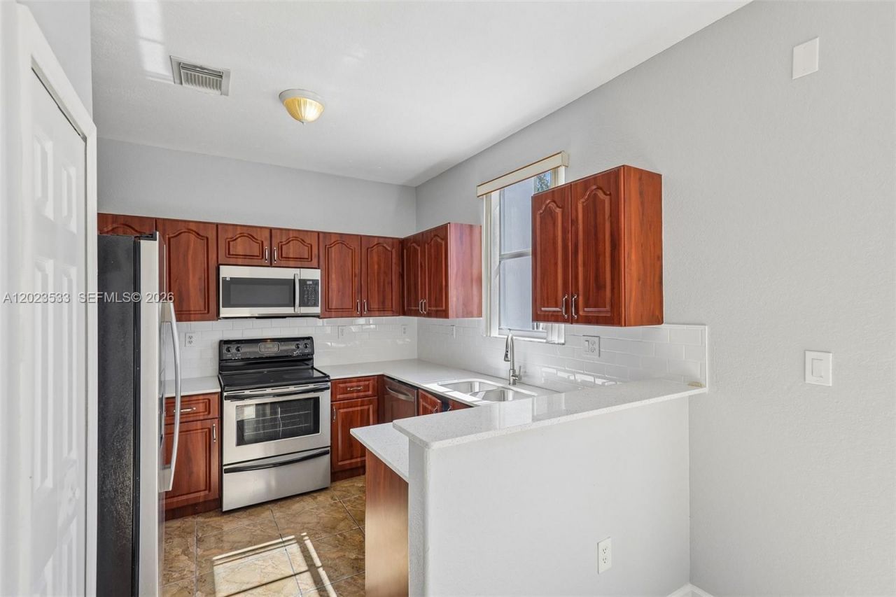 7616 NW 114th Path, Unit 7616, Doral, FL 33178 Photo