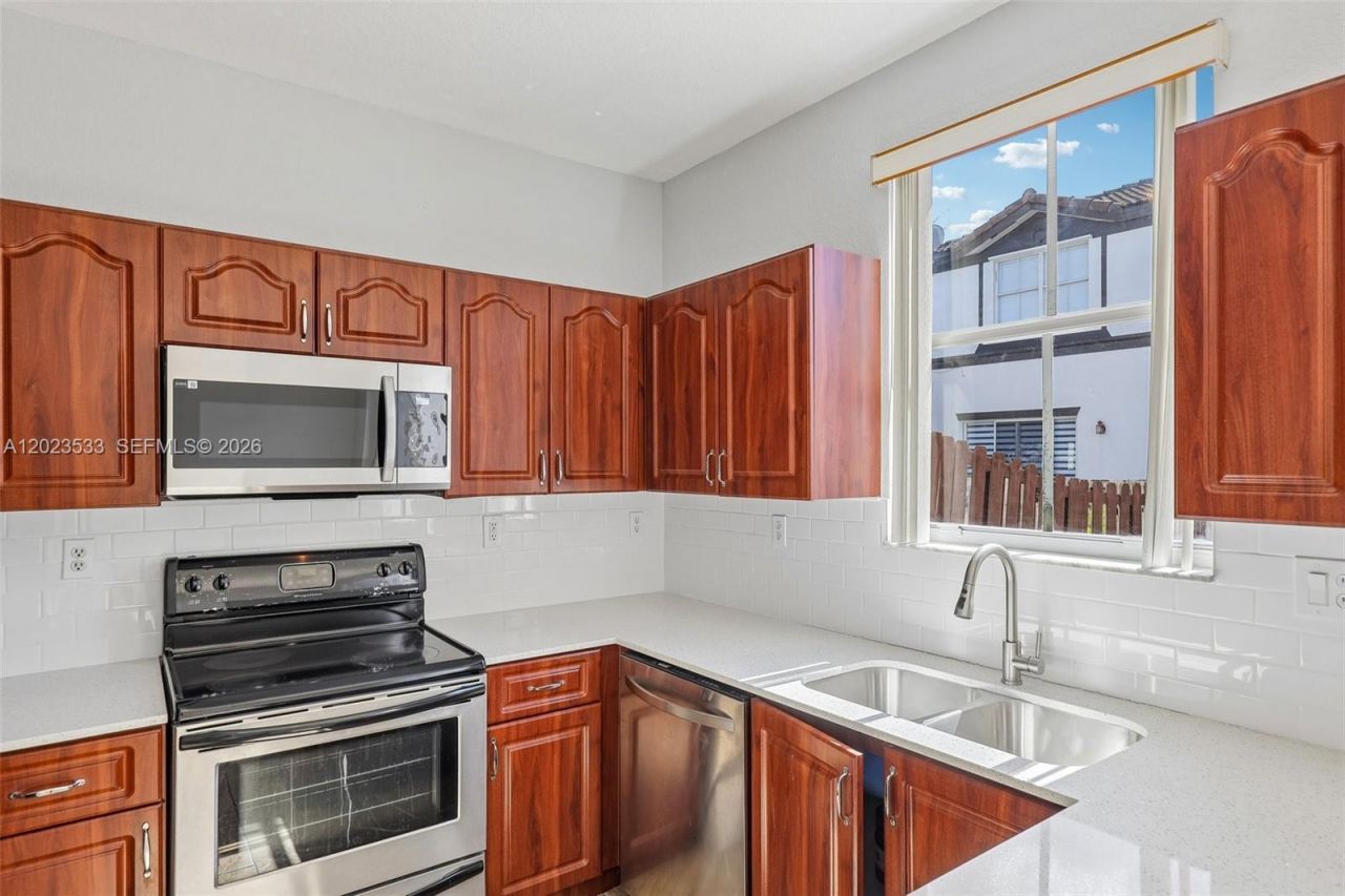 7616 NW 114th Path, Unit 7616, Doral, FL 33178 Photo