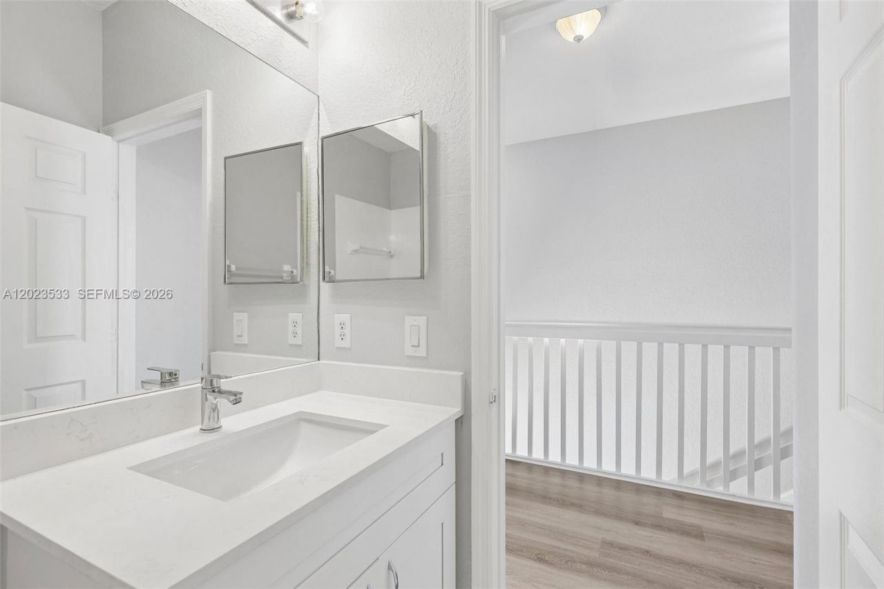 7616 NW 114th Path, Unit 7616, Doral, FL 33178 Photo