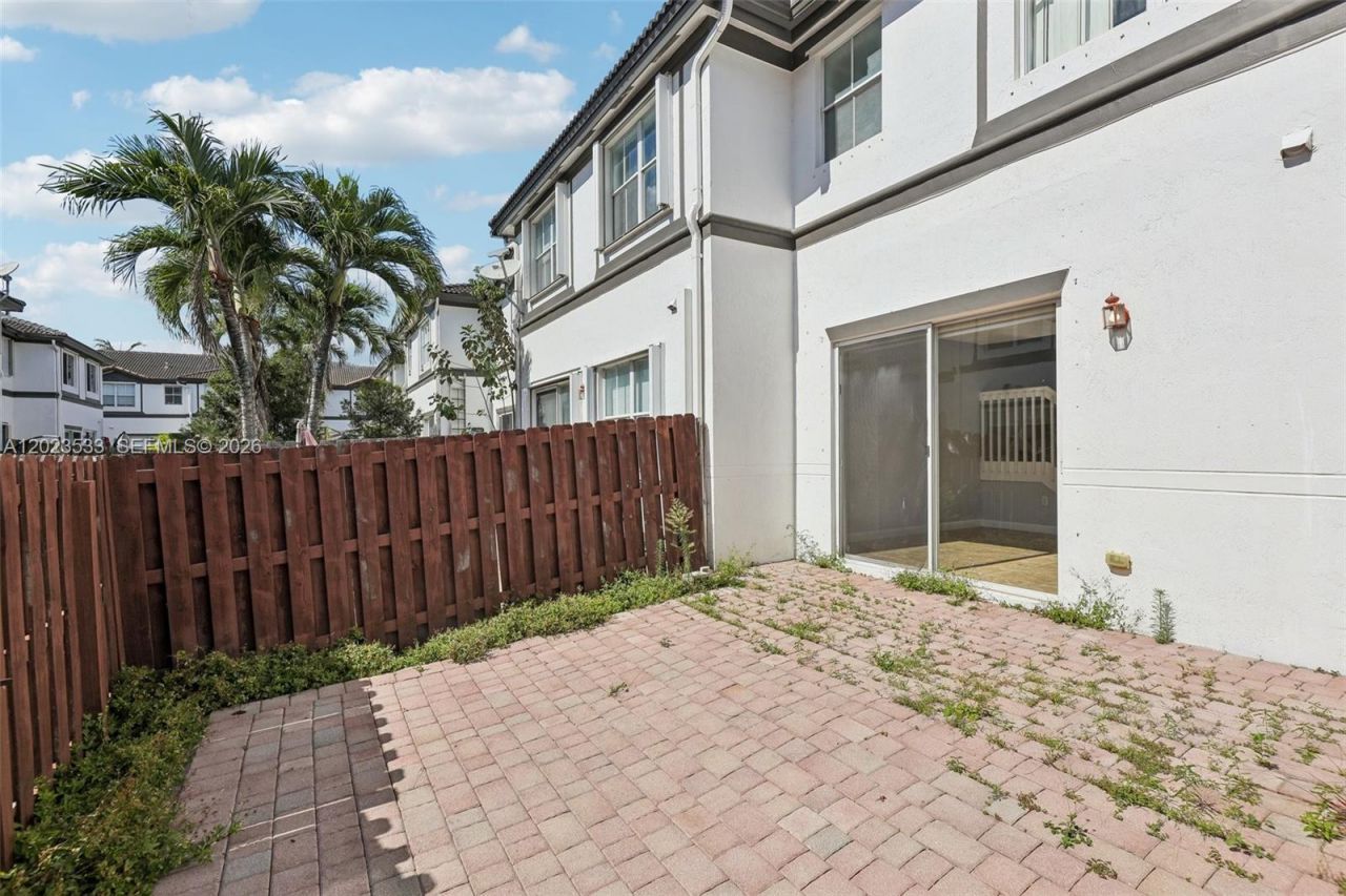 7616 NW 114th Path, Unit 7616, Doral, FL 33178 Photo