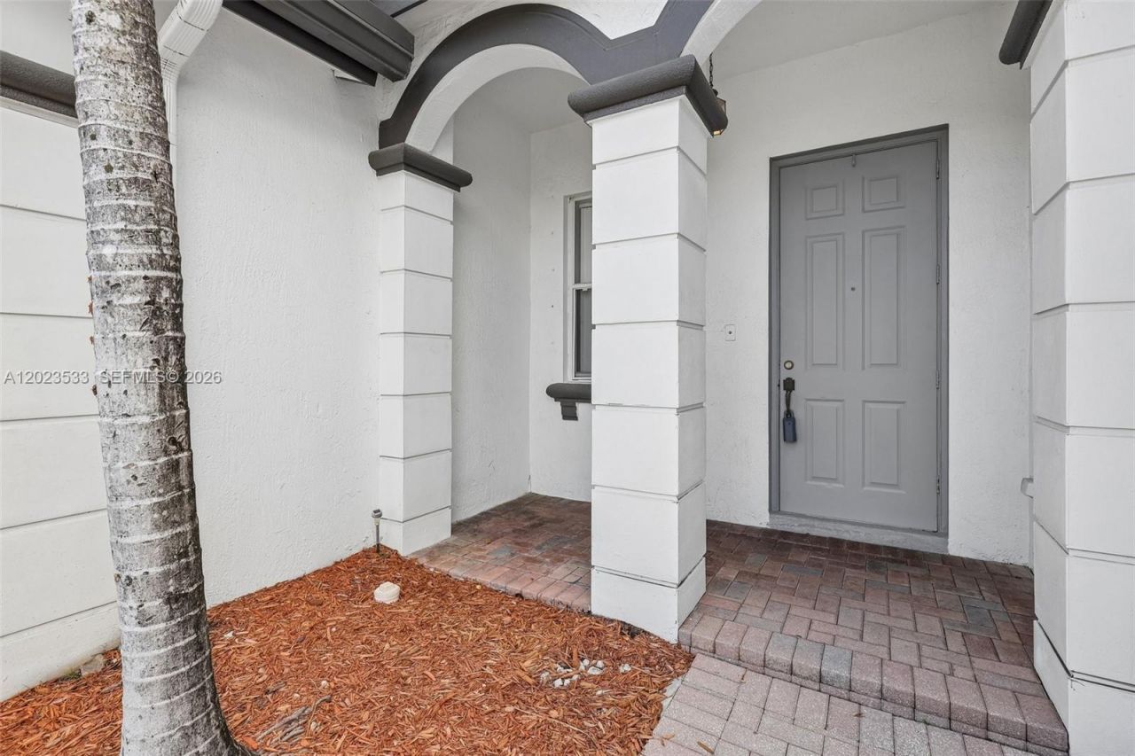 7616 NW 114th Path, Unit 7616, Doral, FL 33178 Photo