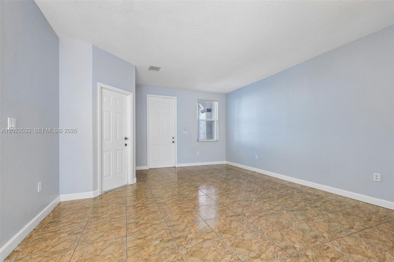 7616 NW 114th Path, Unit 7616, Doral, FL 33178 Photo