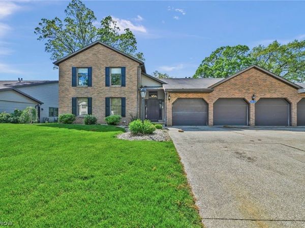 1819 Harbour Circle NW, Canton, OH 44708