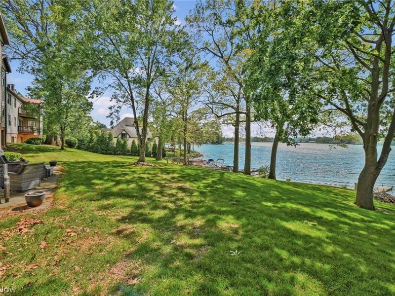 1819 Harbour Circle NW, Canton, OH 44708 Photo 10