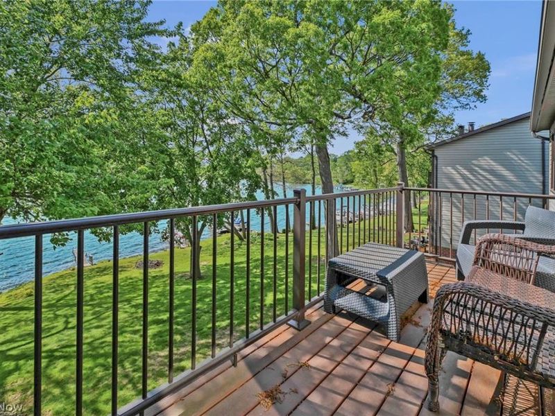1819 Harbour Circle NW, Canton, OH 44708 Photo 12