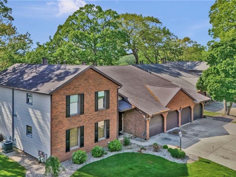 1819 Harbour Circle NW, Canton, OH 44708 Photo 5