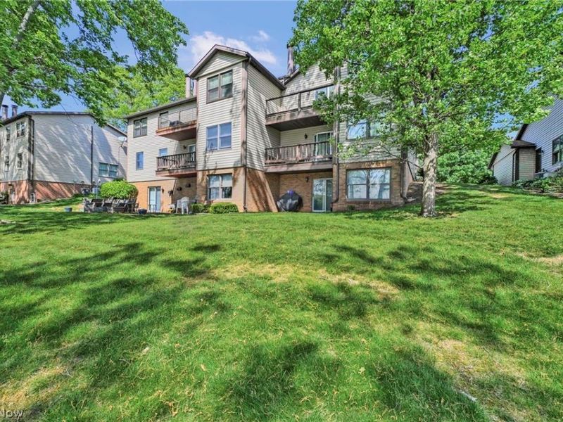 1819 Harbour Circle NW, Canton, OH 44708 Photo 7