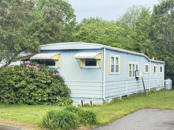 8 Robert Road, Plainville, MA 02762