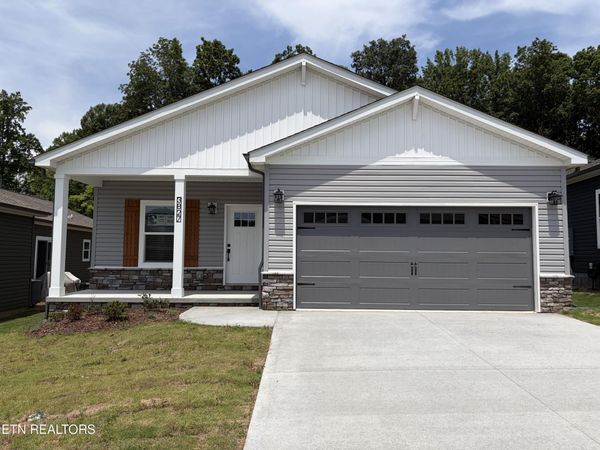 3827 Crimson Clover Lane, Knoxville, TN 37924