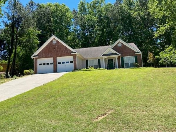 322 London Lane , Hiram, GA 30141