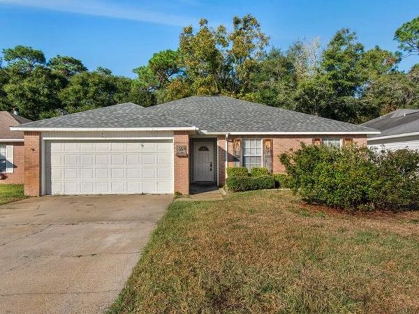 924 Emily Circle, Fort Walton Beach, FL 32547