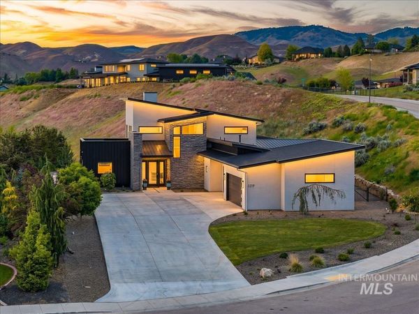 4219 N Goshawk Way, Boise, ID 83703