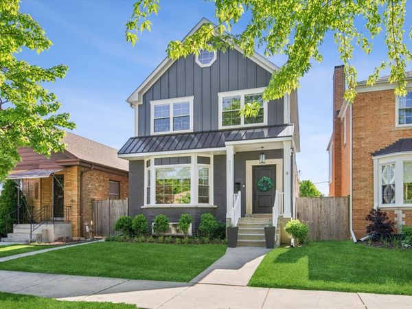 6205 N Tripp Avenue , Chicago, IL 60646