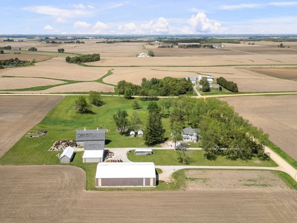 24880 145th Avenue, Eldridge, IA 52748