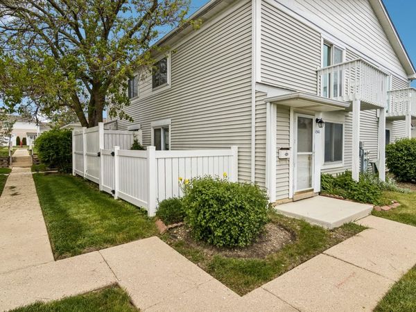 1541 Cornell Circle , Hoffman Estates, IL 60169